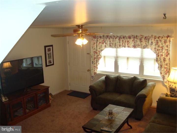 851 Andover Road Lansdale, PA 19446 - Photo 3 of 18 Gallery Image 3