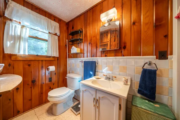 $295,000 | 18841 Lower Salt Creek Road, Lakehead, CA 96051
