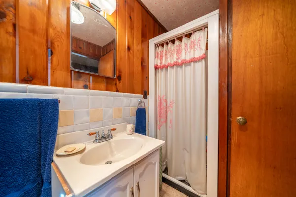 $295,000 | 18841 Lower Salt Creek Road, Lakehead, CA 96051