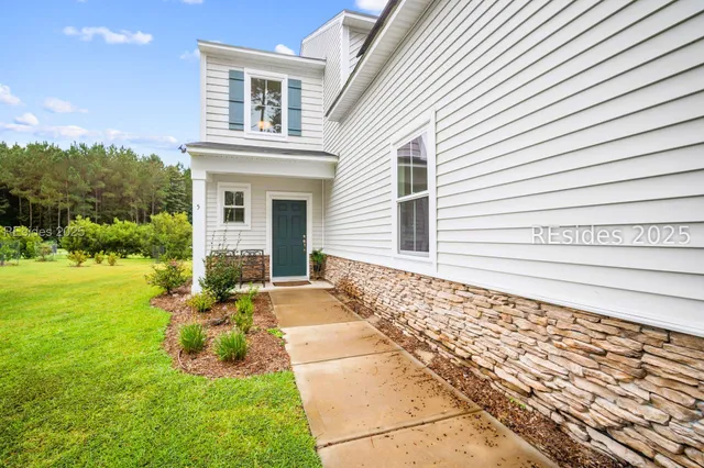 $419,990 | 5 Woodland Court, Bluffton, SC 29910