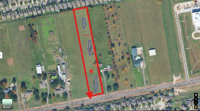 a view of walk in closet