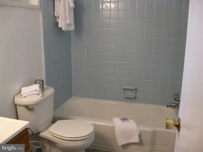 4116 Roberts Road Fairfax, VA 22030 - Photo 17 of 17 Bath
