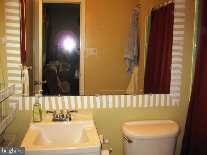 4116 Roberts Road Fairfax, VA 22030 - Photo 8 of 17 Bath (Master)
