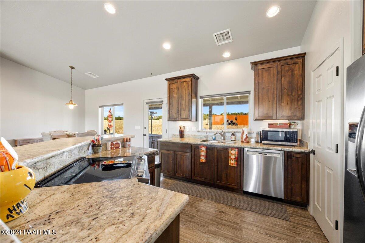 1270 East Cougar Ridge Road Paulden, AZ 86334 - Photo 11 of 36 13-Kitchen