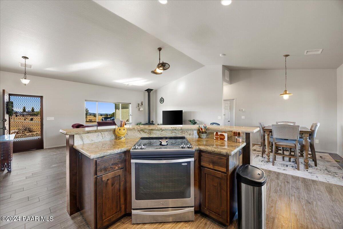 1270 East Cougar Ridge Road Paulden, AZ 86334 - Photo 12 of 36 14-Kitchen