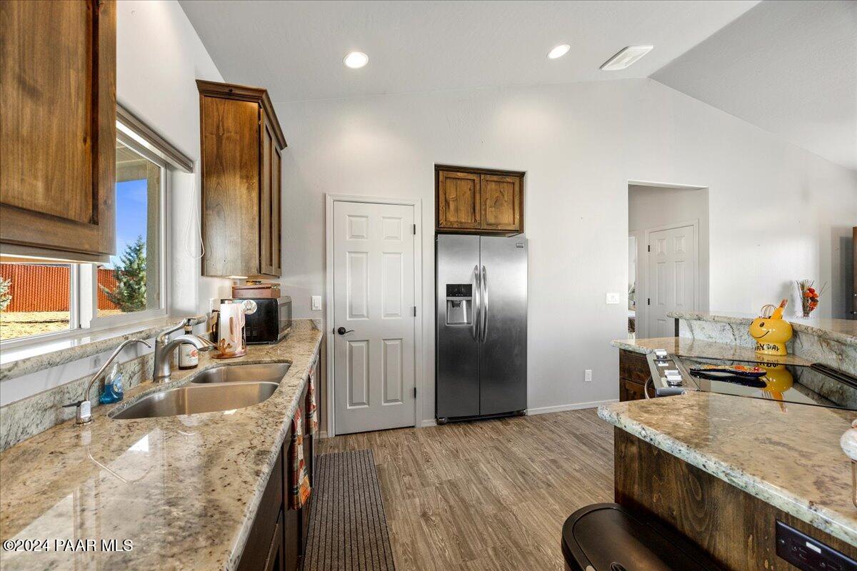 1270 East Cougar Ridge Road Paulden, AZ 86334 - Photo 13 of 36 15-Kitchen