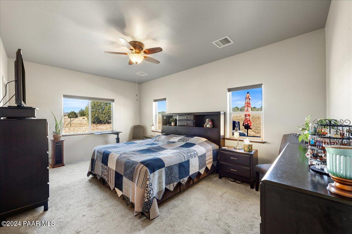1270 East Cougar Ridge Road Paulden, AZ 86334 - Photo 14 of 36 16-Primary Suite