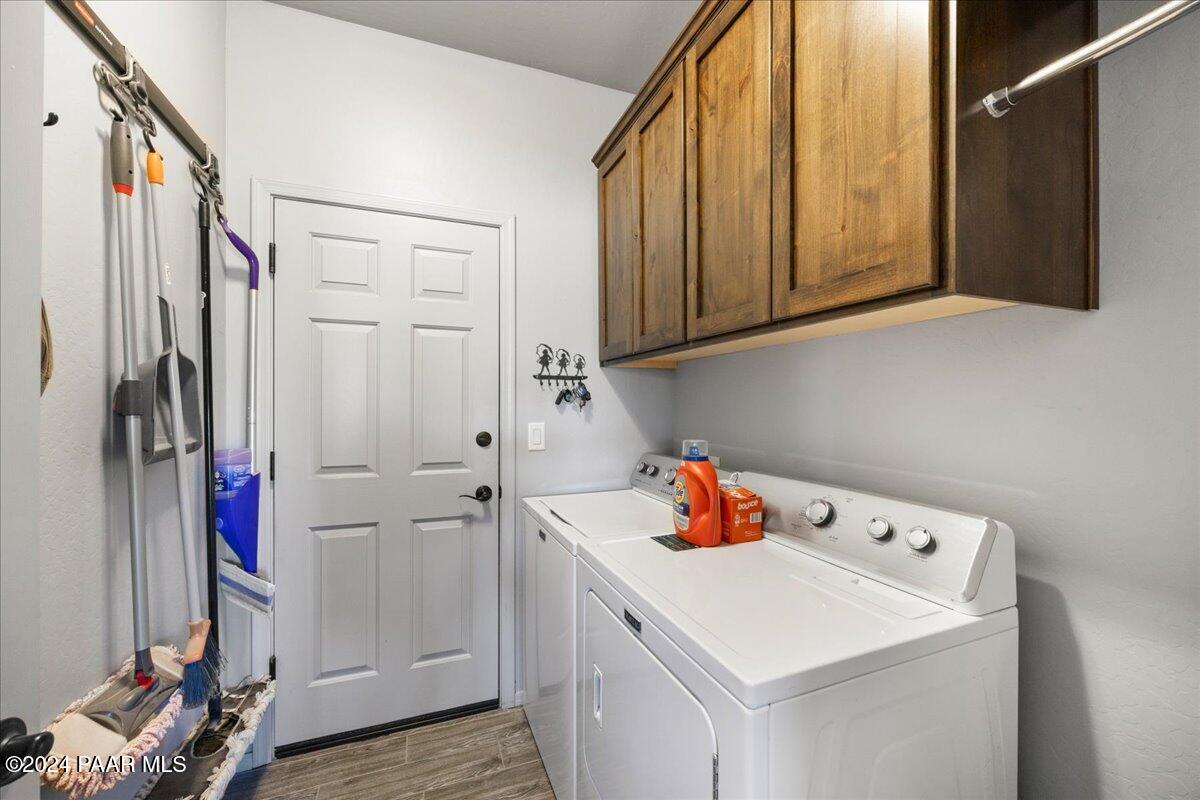 1270 East Cougar Ridge Road Paulden, AZ 86334 - Photo 22 of 36 24-Laudry Room