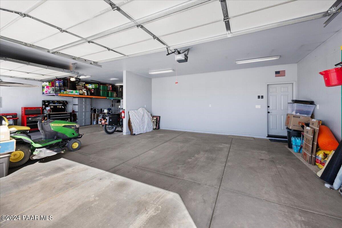 1270 East Cougar Ridge Road Paulden, AZ 86334 - Photo 24 of 36 26-Garage