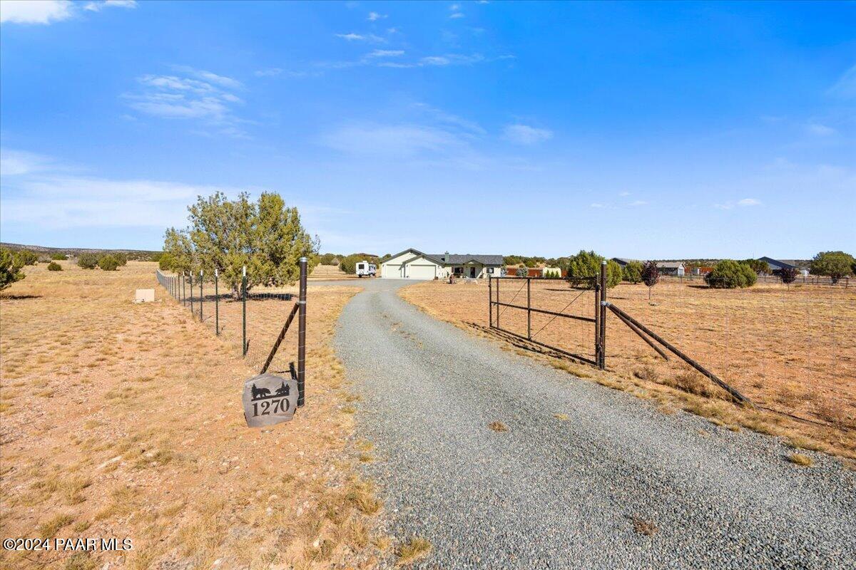 1270 East Cougar Ridge Road Paulden, AZ 86334 - Photo 34 of 36 36-Approach