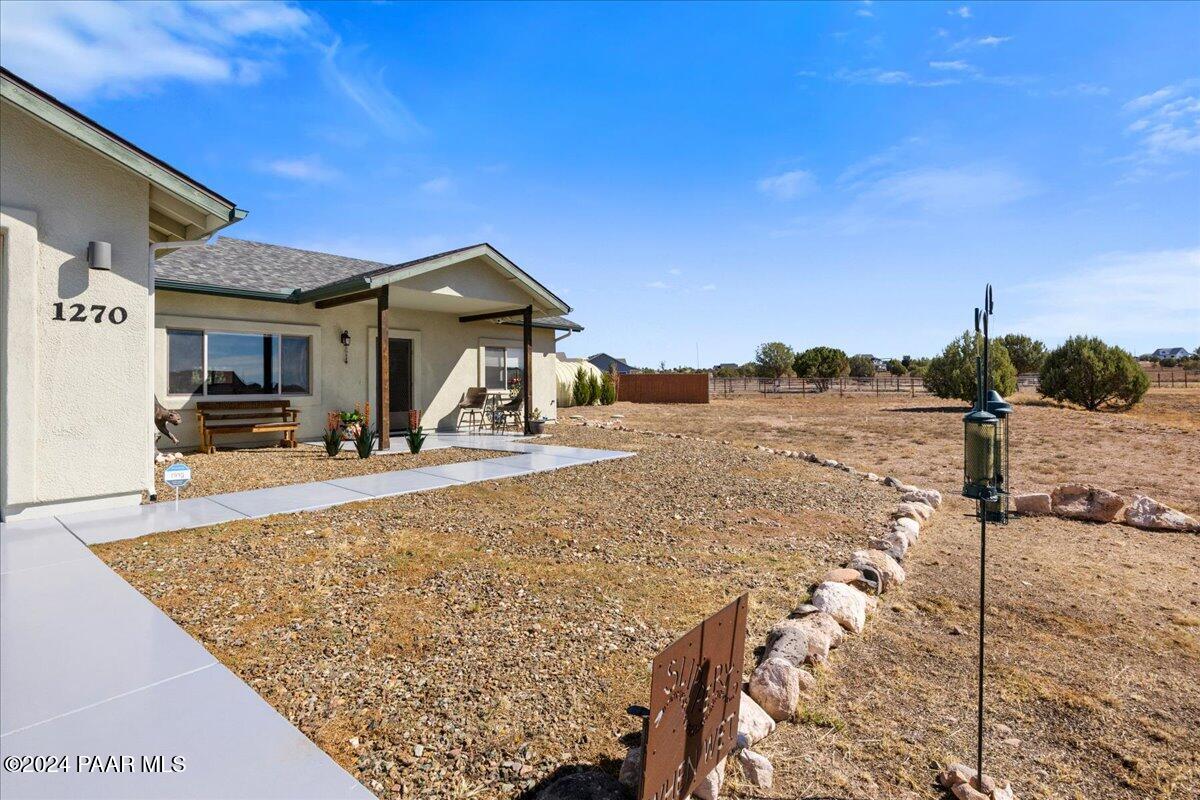 1270 East Cougar Ridge Road Paulden, AZ 86334 - Photo 4 of 36 04-Front