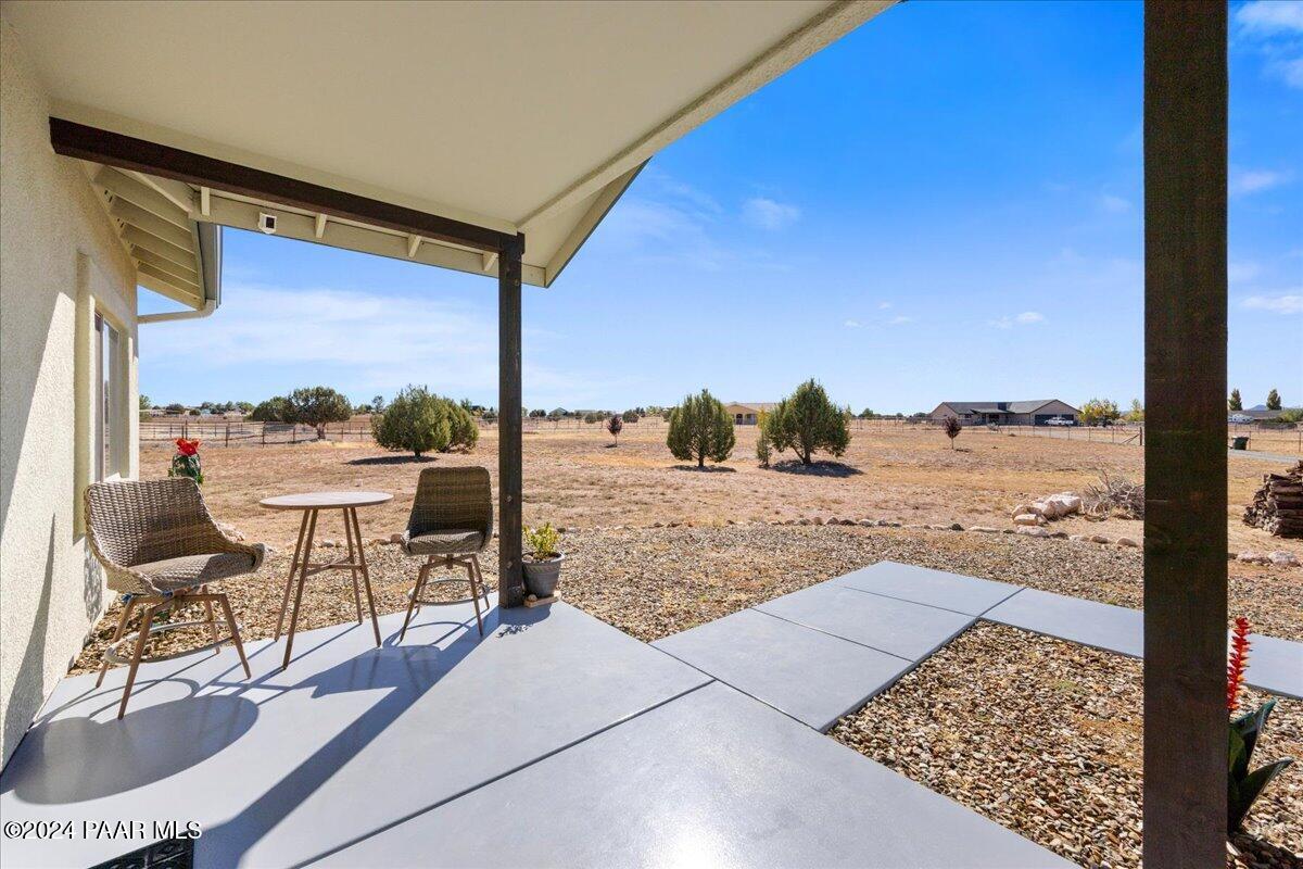 1270 East Cougar Ridge Road Paulden, AZ 86334 - Photo 5 of 36 05-Front