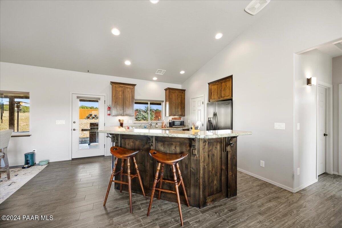 1270 East Cougar Ridge Road Paulden, AZ 86334 - Photo 7 of 36 07-Kitchen