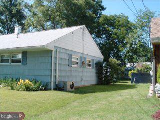 12 Paul Road Maple Shade, NJ 08052 - Photo 2 of 4