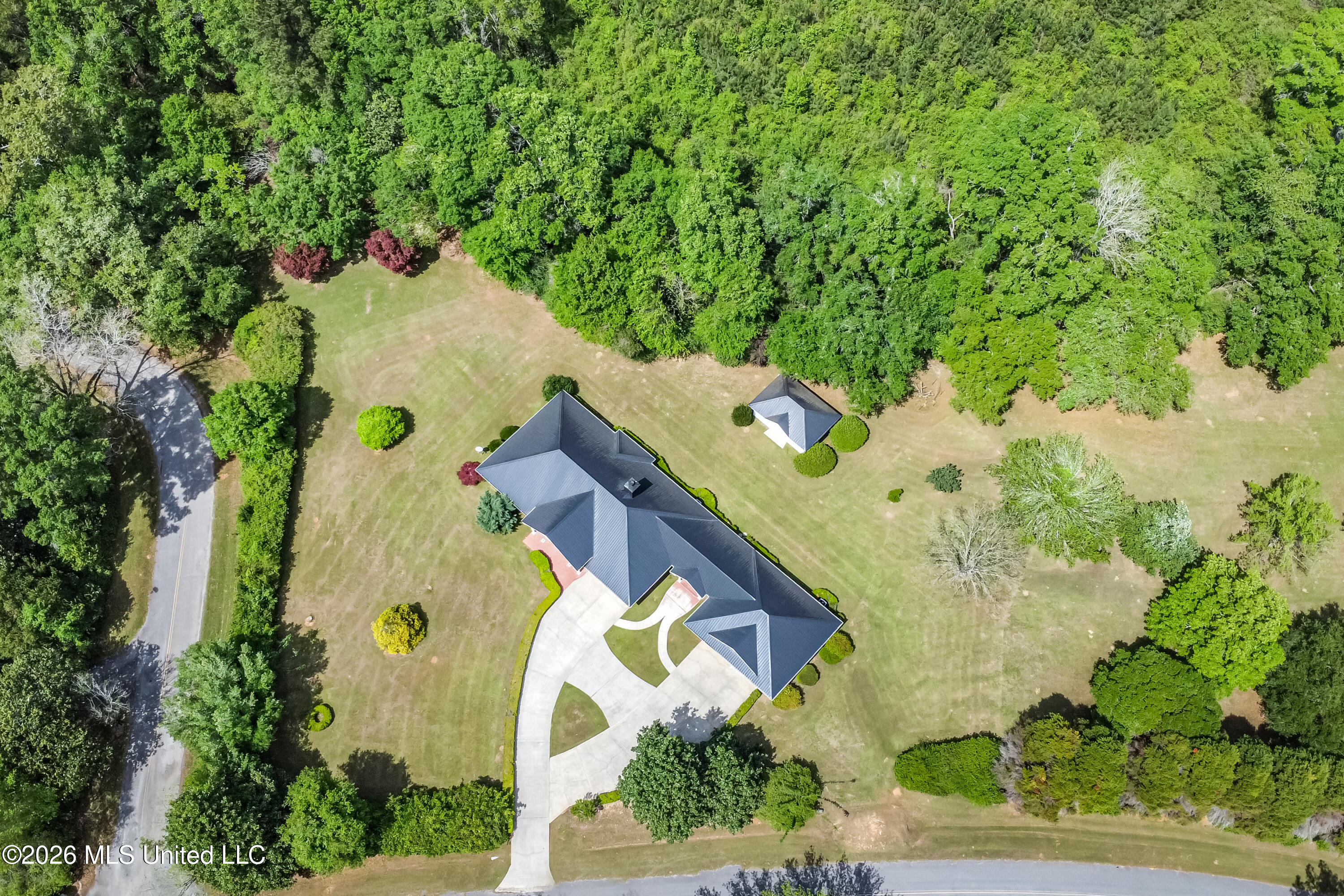39 Oak Allee Drive Picayune, MS 39466 - Photo 2 of 27 DJI_0278