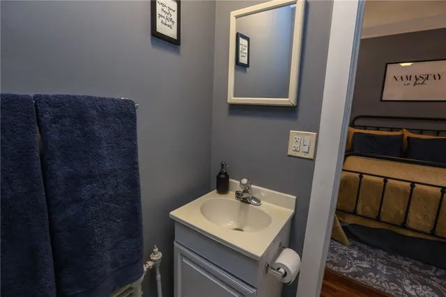 $1,300 | 874 University Avenue, Unit 4, Rochester, NY 14607