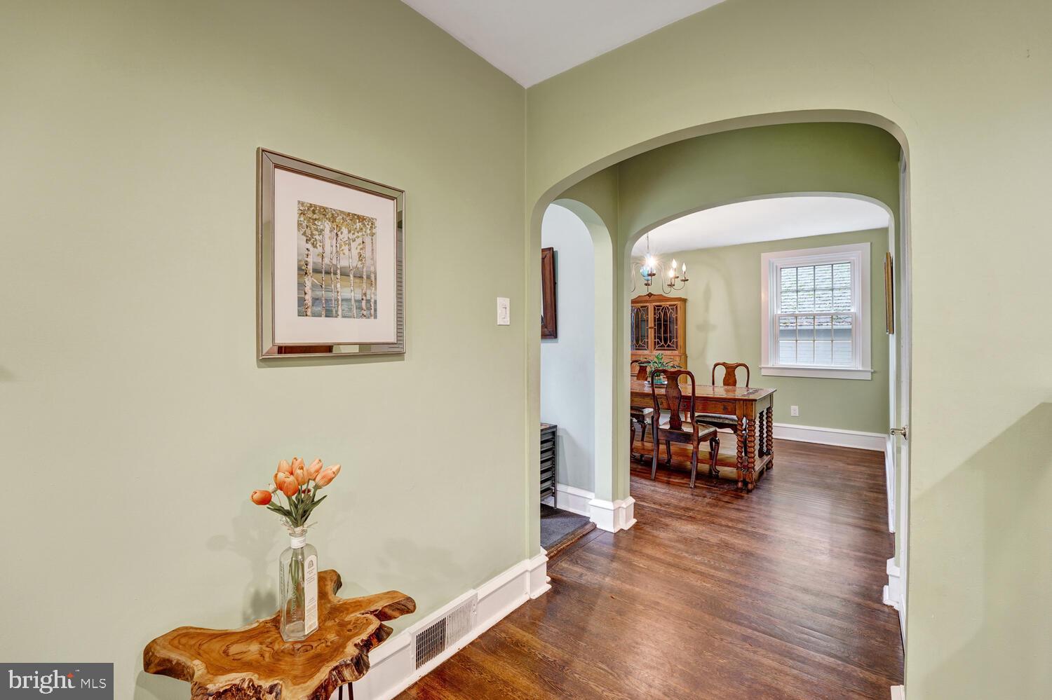 718 Beechwood Road Media, PA 19063 - Photo 2 of 20 Foyer