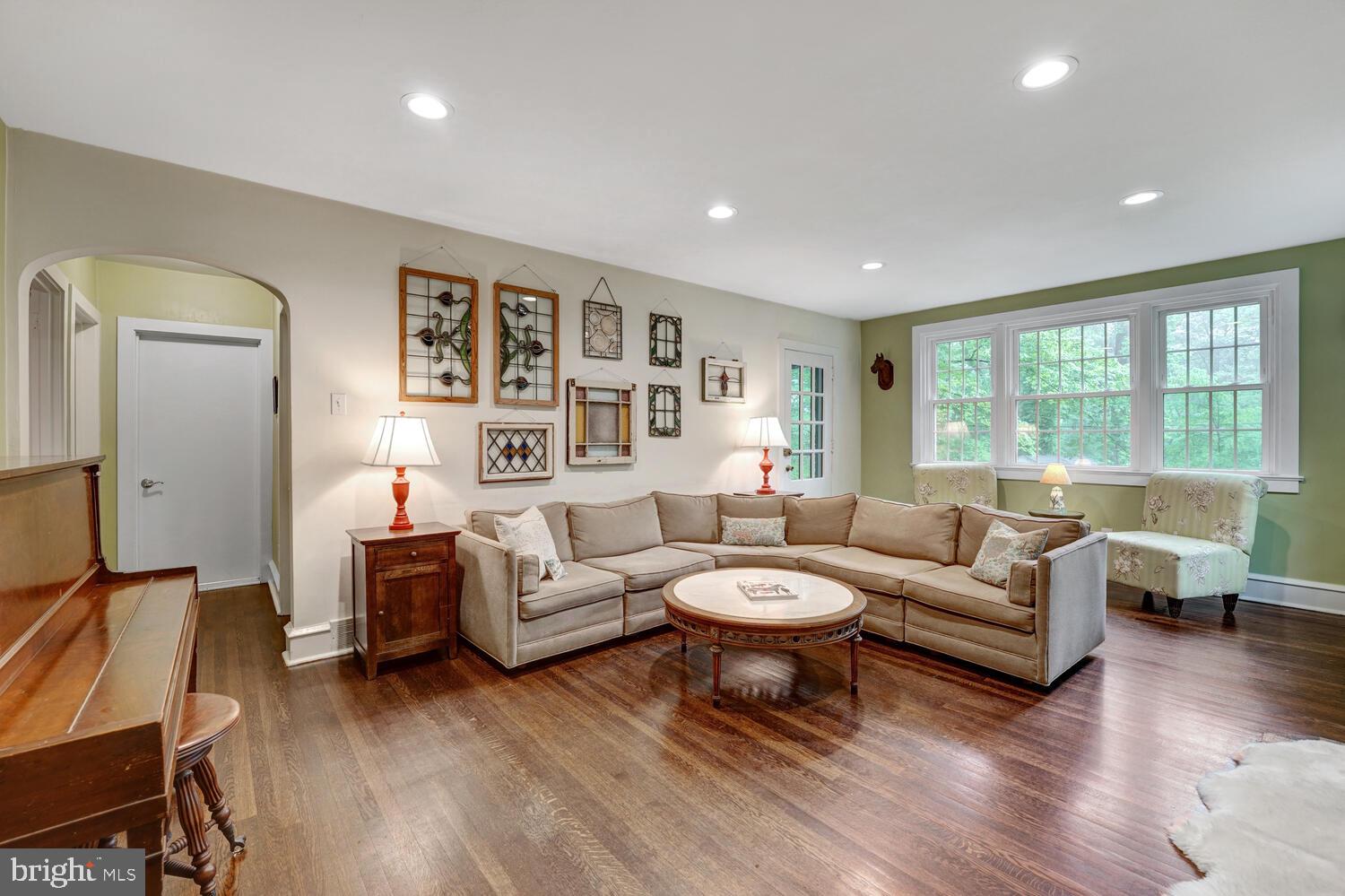 718 Beechwood Road Media, PA 19063 - Photo 5 of 20 Living Room