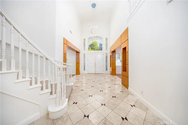 a view of entryway with interior