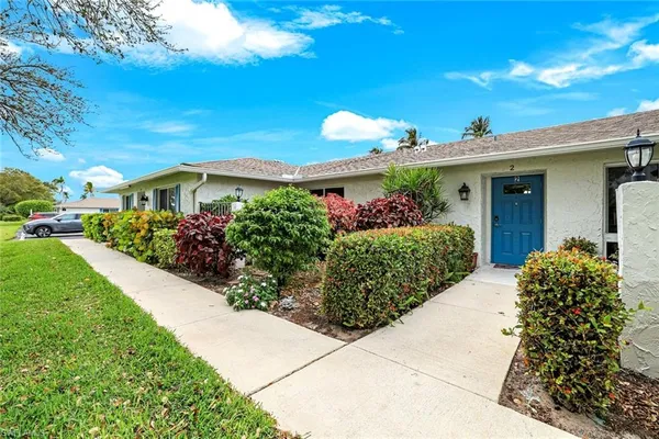 $195,000 | 91 Glades Boulevard, Unit 1652, Naples, FL 34112