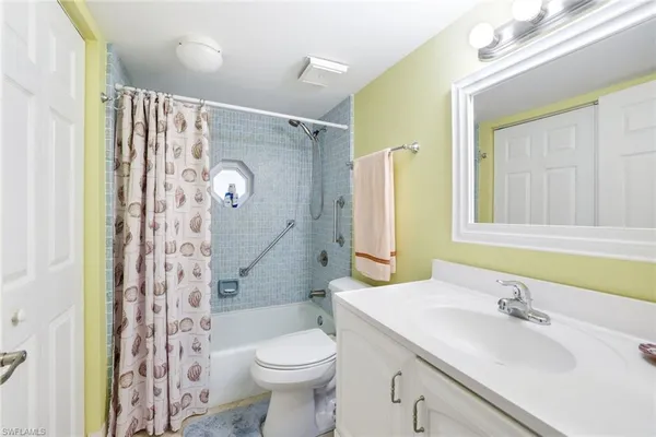 $195,000 | 91 Glades Boulevard, Unit 1652, Naples, FL 34112