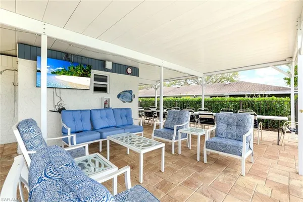 $195,000 | 91 Glades Boulevard, Unit 1652, Naples, FL 34112