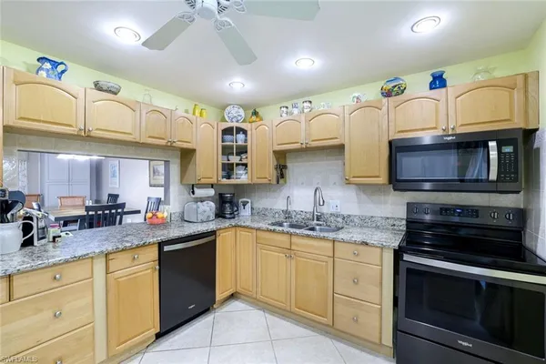 $195,000 | 91 Glades Boulevard, Unit 1652, Naples, FL 34112