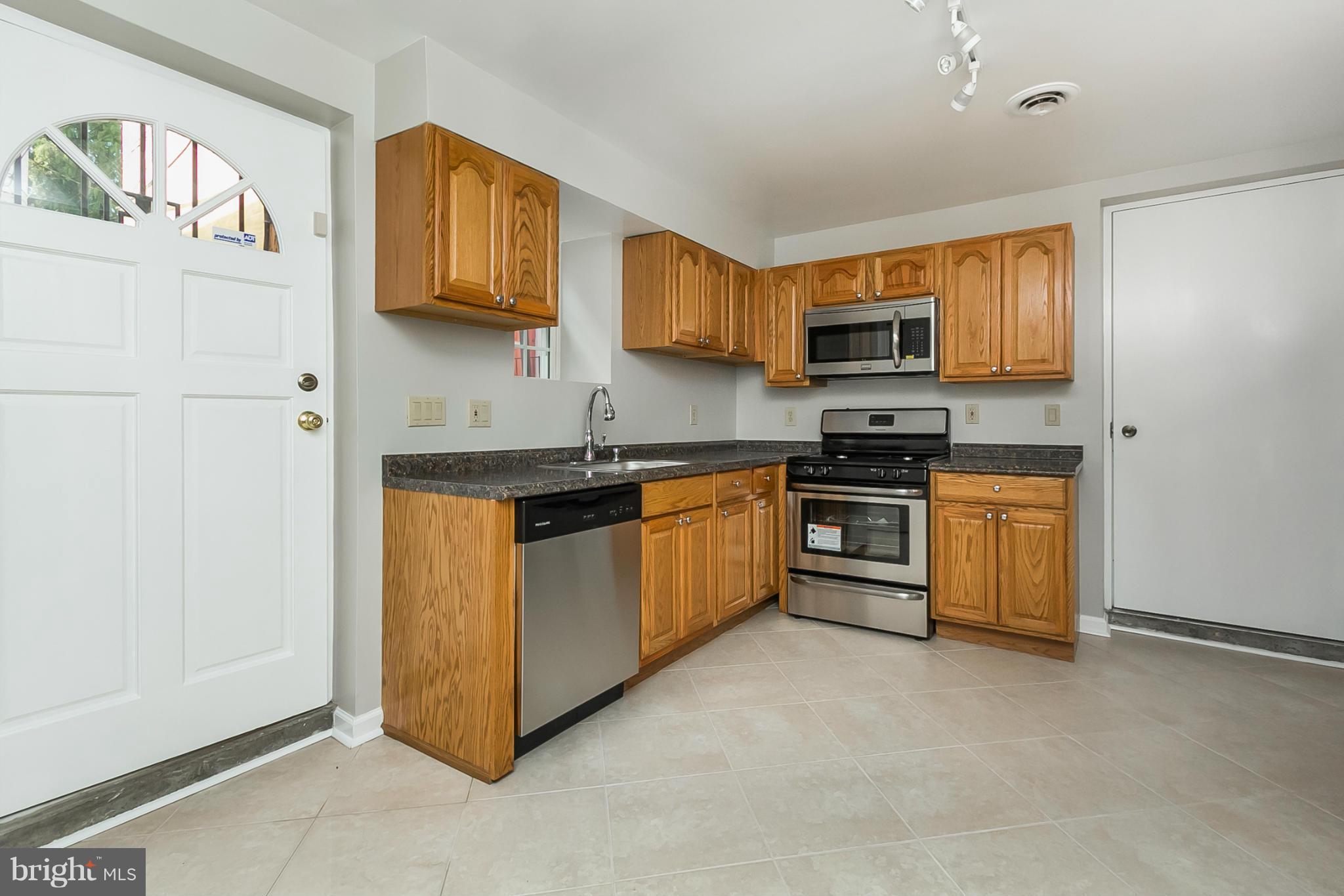 412 George Street Baltimore, MD 21201 - Photo 3 of 16 Kitchen