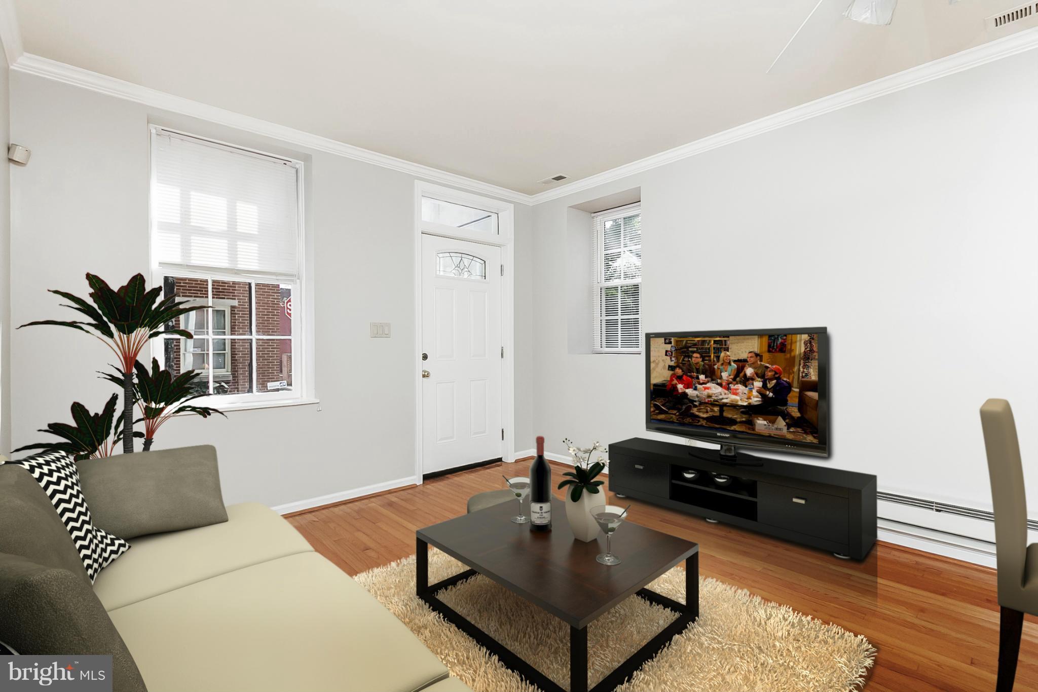 412 George Street Baltimore, MD 21201 - Photo 9 of 16 Living Room