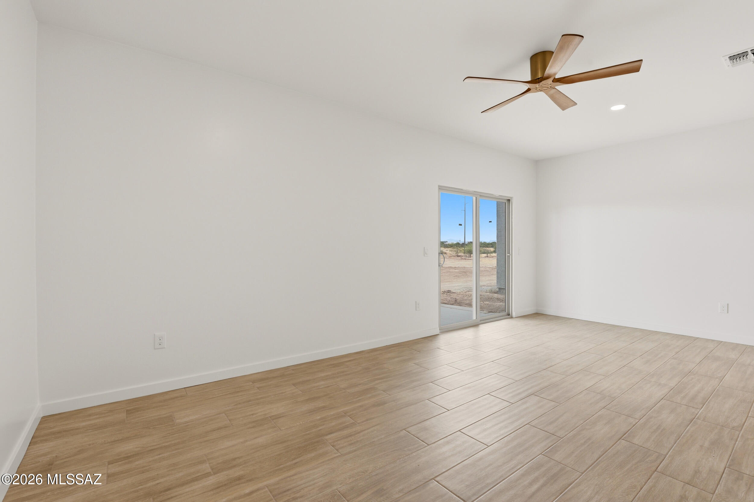 5583 South Swires Road Tucson, AZ 85746 - Photo 5 of 23 11_swires_009