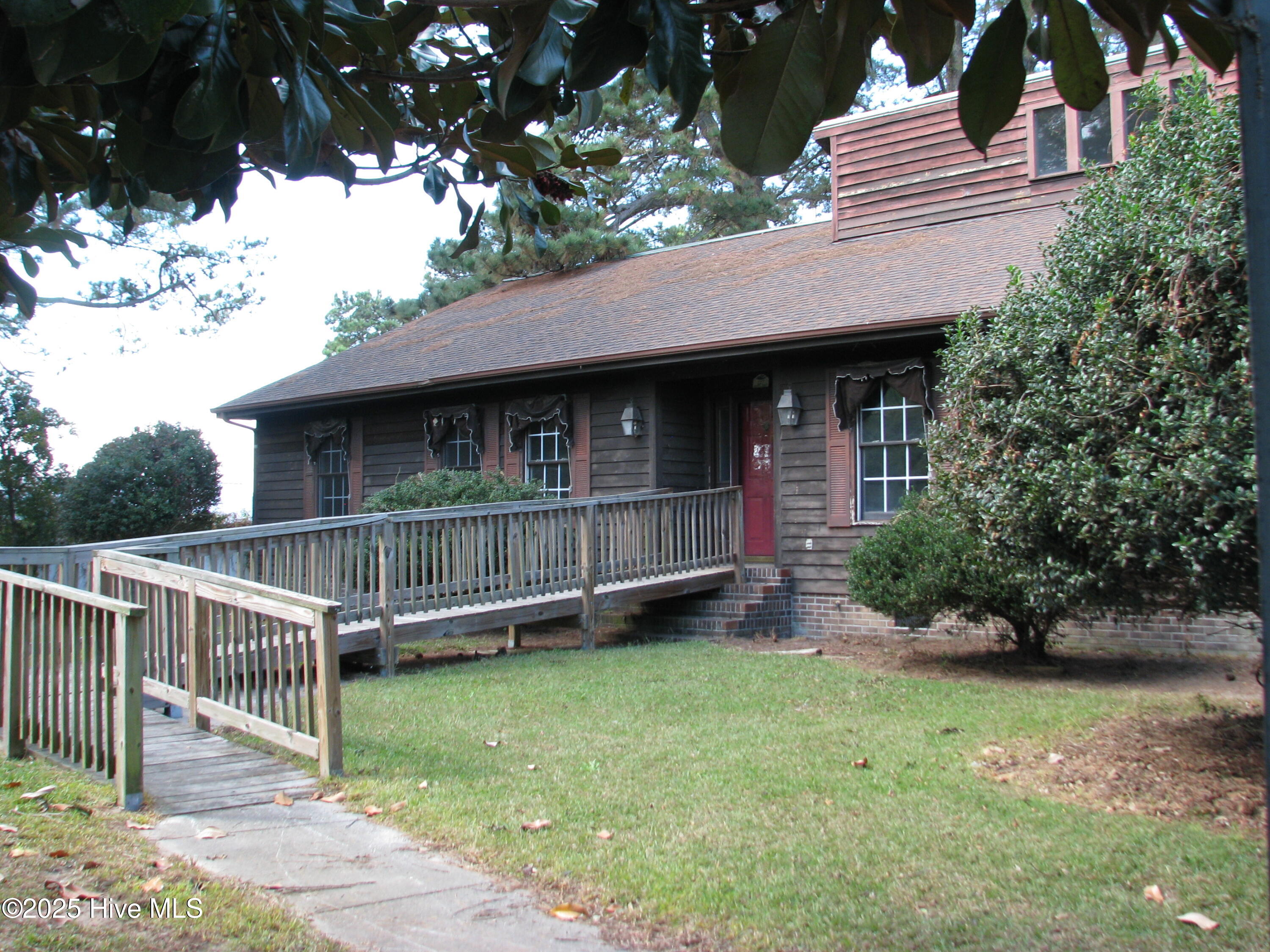 Amazing soundfront property!