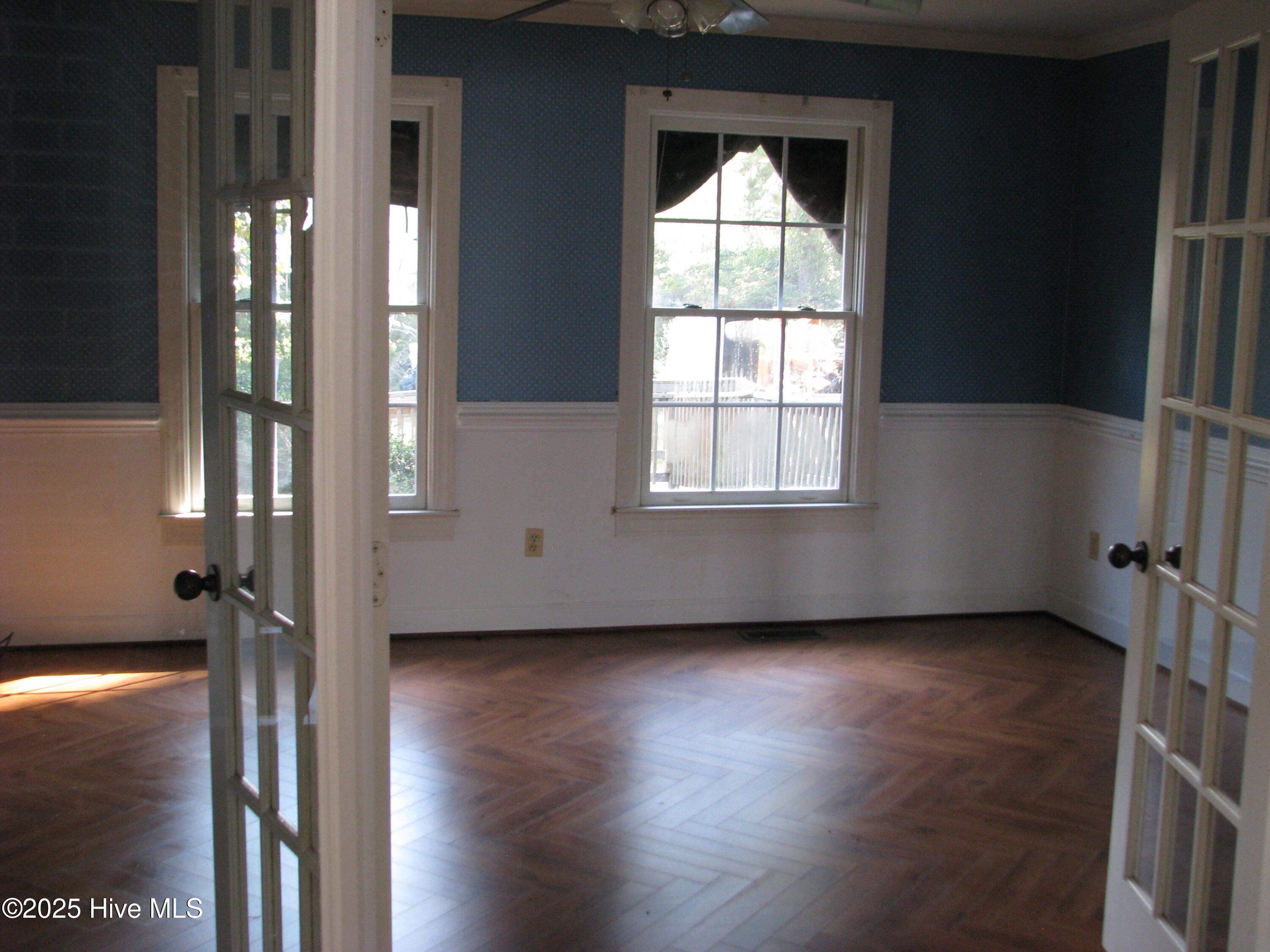 227 Rhodes Drive Columbia, NC 27925 - Photo 17 of 24 Formal DR