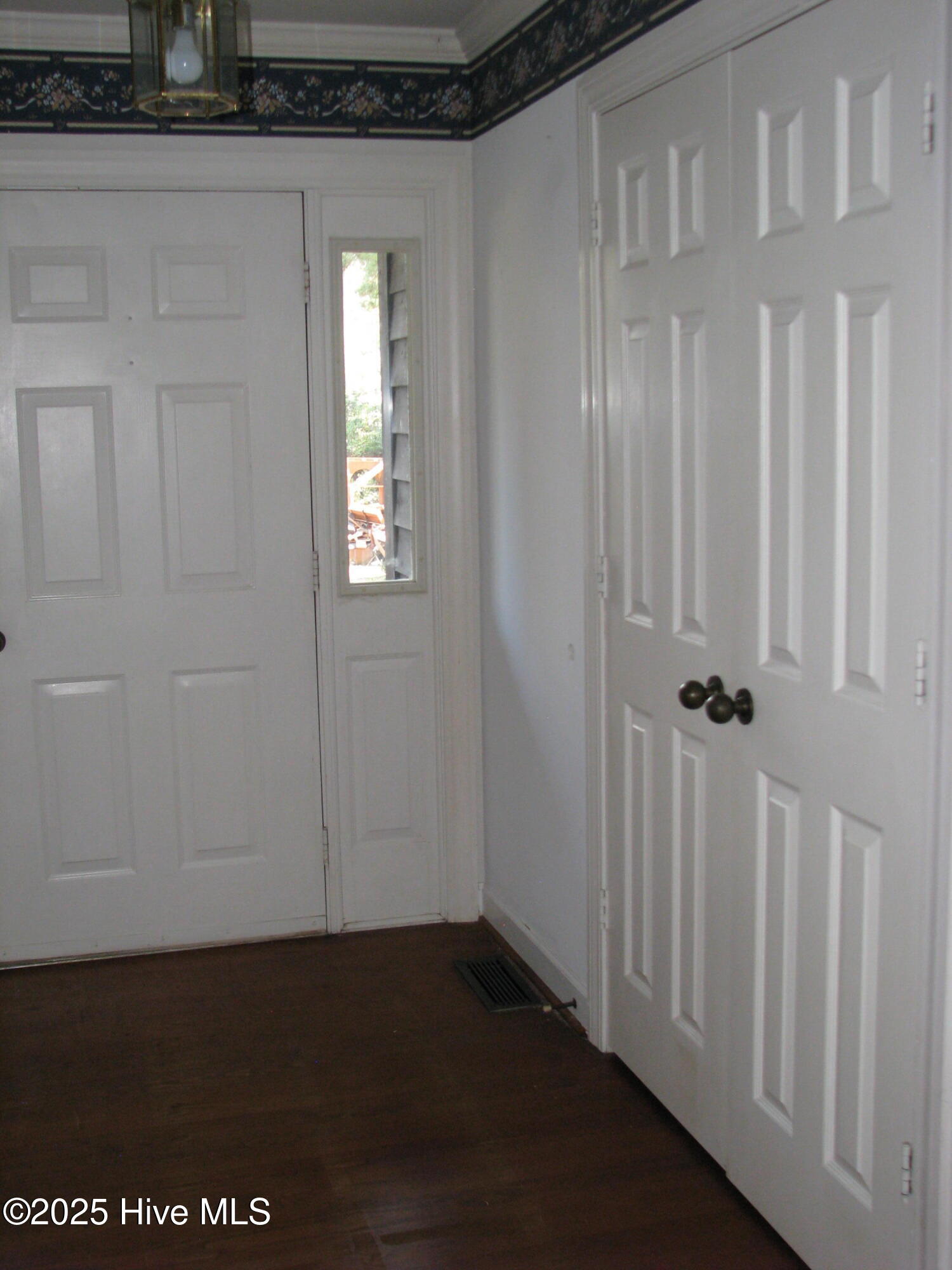 227 Rhodes Drive Columbia, NC 27925 - Photo 18 of 24 Foyer