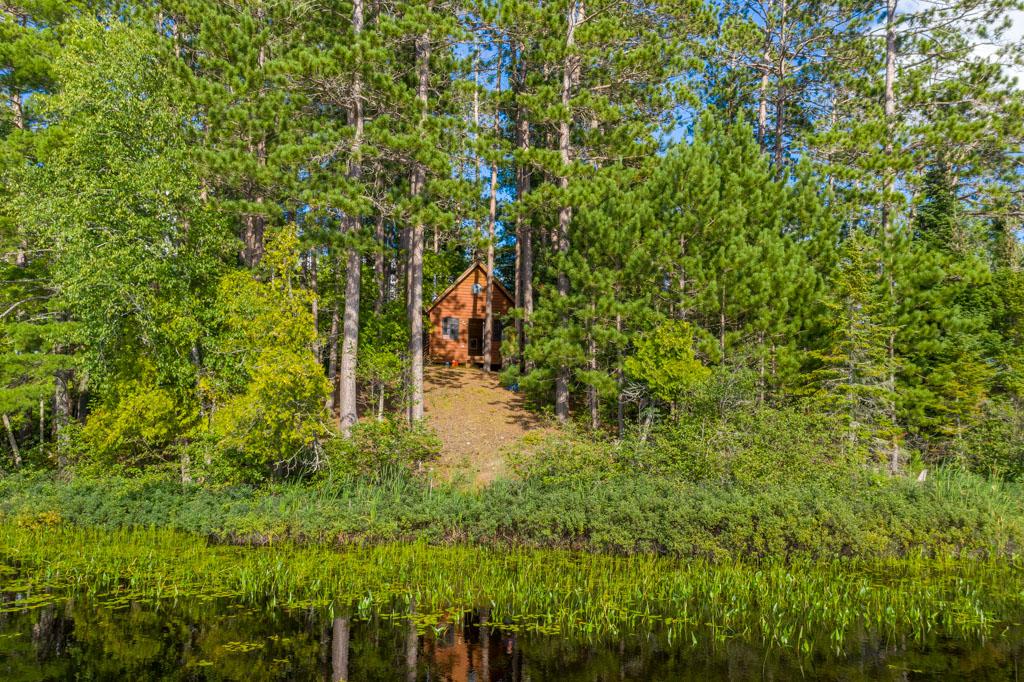 7480 Town Dock Road Presque Isle, WI 54557 - Photo 9 of 27 Gallery Image 9