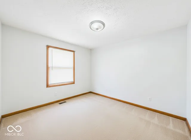 $259,000 | 211 Orchard Lane, Alexandria, IN 46001