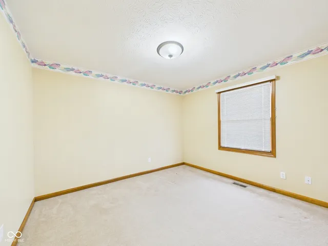 $259,000 | 211 Orchard Lane, Alexandria, IN 46001