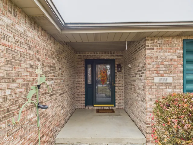 $259,000 | 211 Orchard Lane, Alexandria, IN 46001