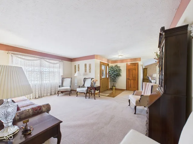 $259,000 | 211 Orchard Lane, Alexandria, IN 46001