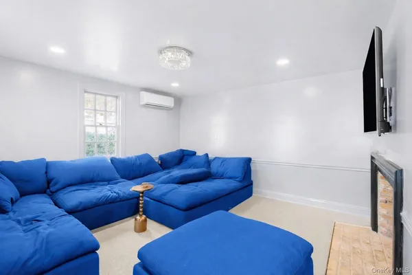 $4,500 | 232 North Country Road, Mount Sinai, NY 11766