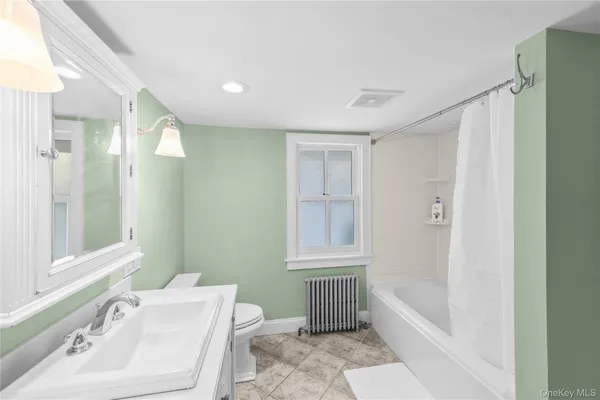 $4,500 | 232 North Country Road, Mount Sinai, NY 11766