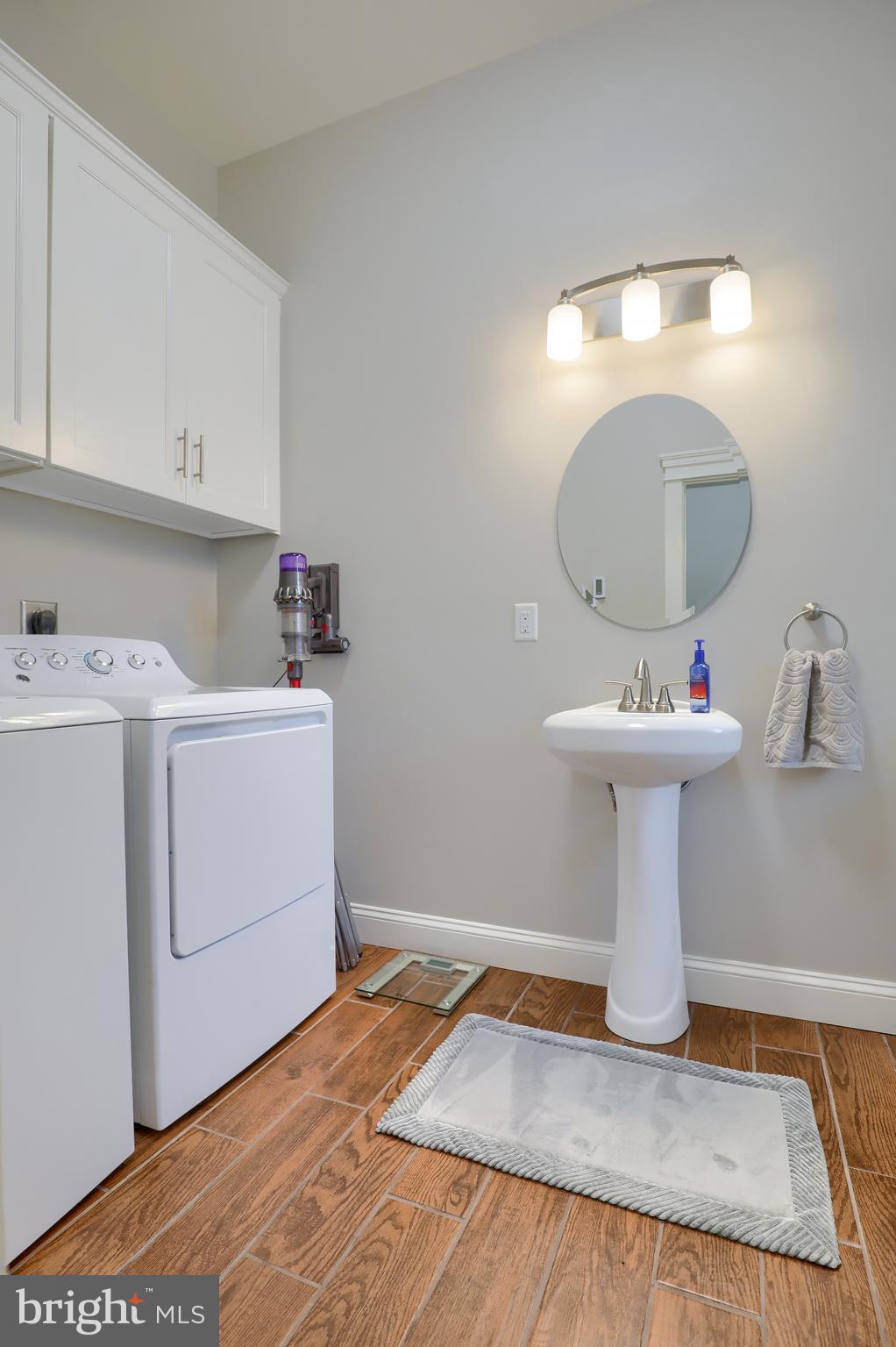 471 Hill Road Denver, PA 17517 - Photo 121 of 130 In-Law Quarters Laundry