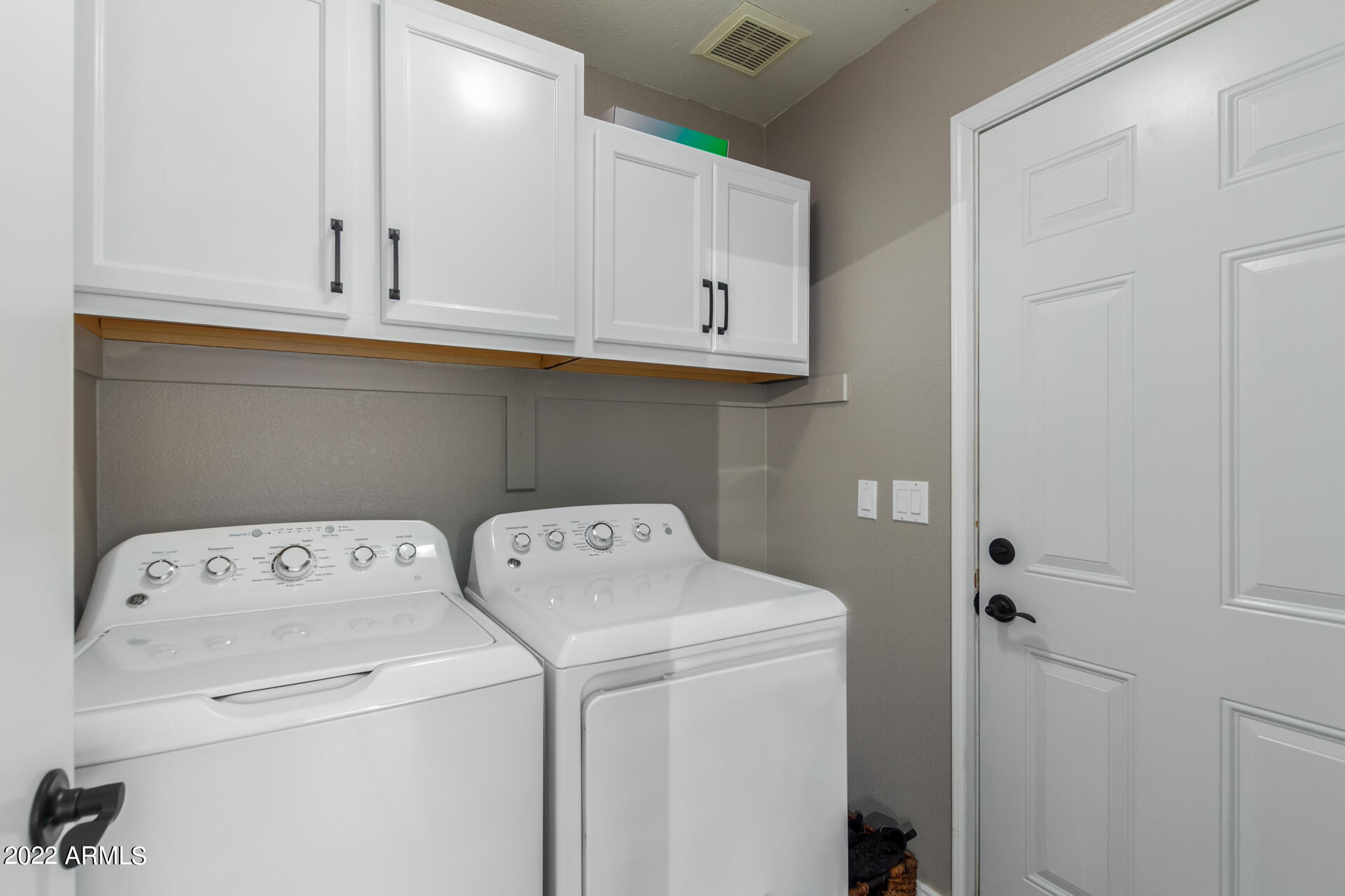 3958 East Agave Road Phoenix, AZ 85044 - Photo 21 of 32 laundry Room