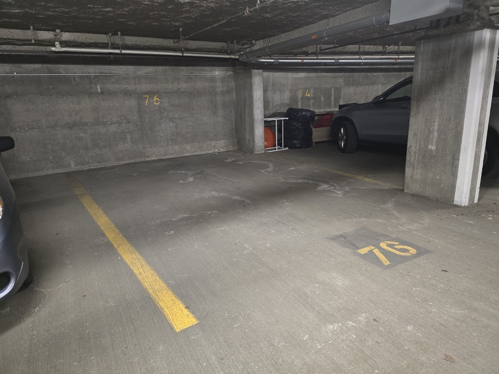 a view of a parking area