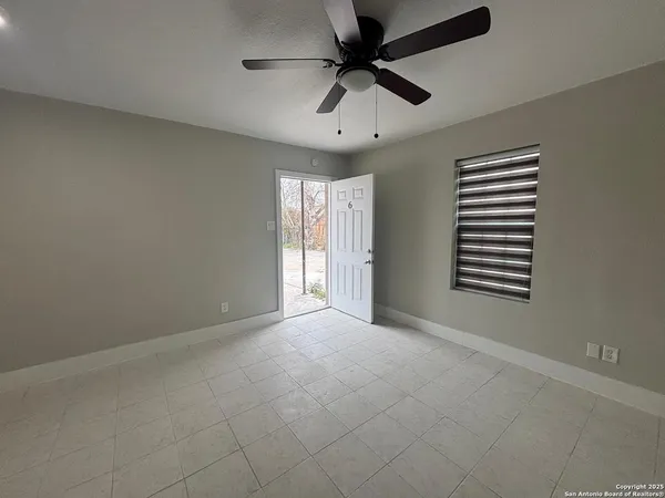 $1,200 | 1303 Philadelphia Street, Laredo, TX 78041