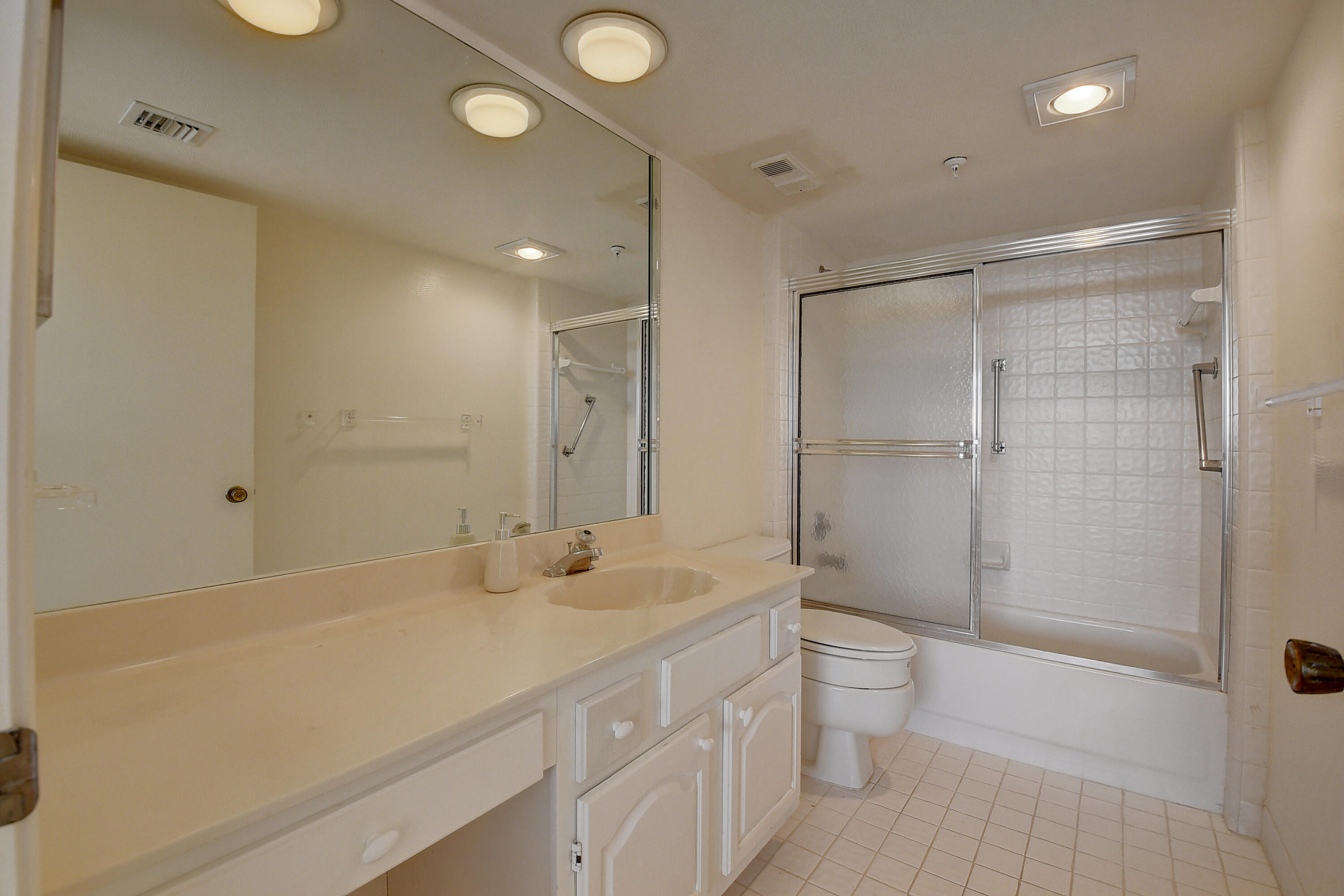 7786 Lakeside Boulevard, Unit 661 Boca Raton, FL 33434 - Photo 21 of 73 DSC_0304_5_6_7_8
