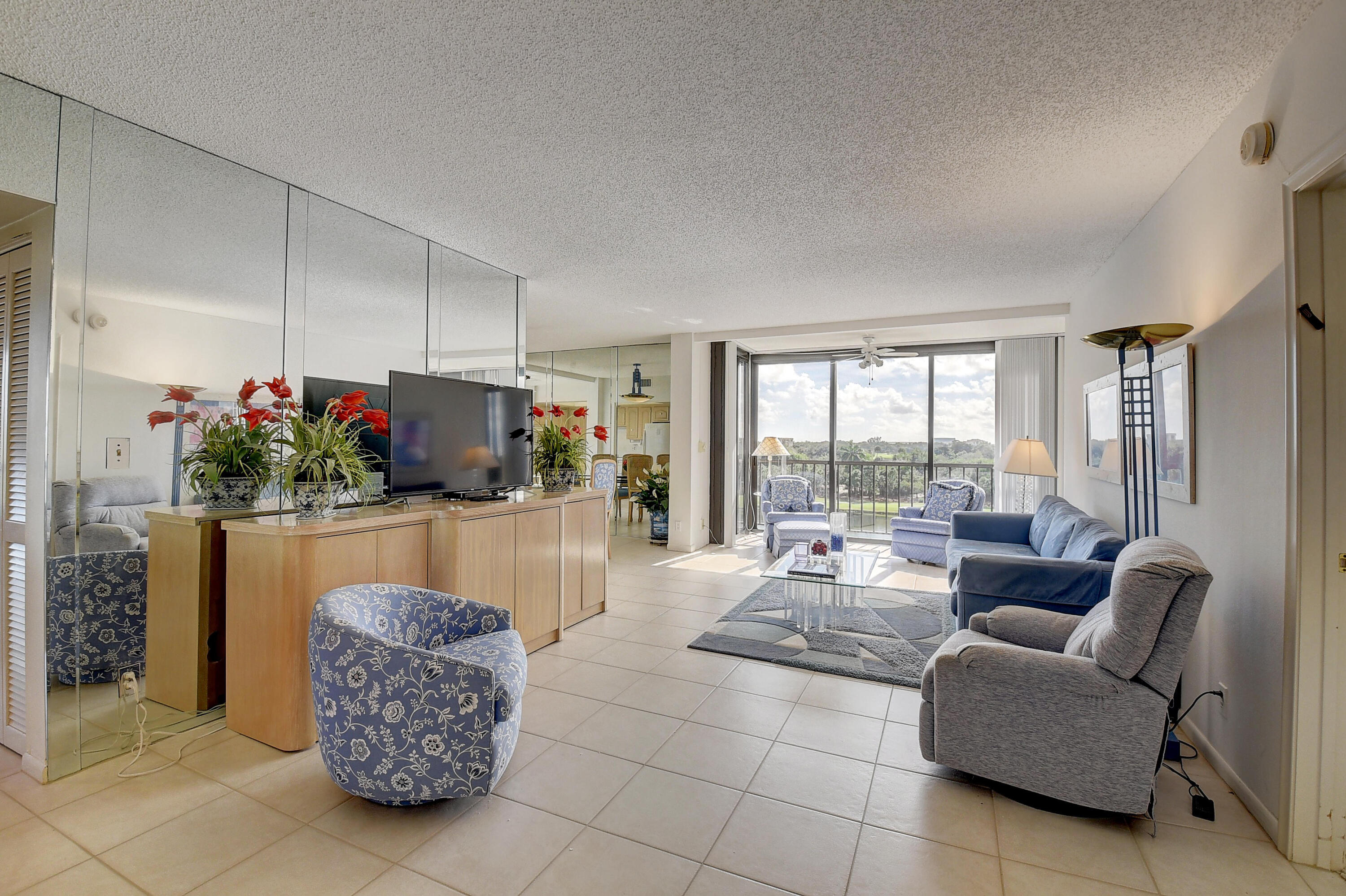 7786 Lakeside Boulevard, Unit 661 Boca Raton, FL 33434 - Photo 8 of 73 DSC_0214_5_6_7_8