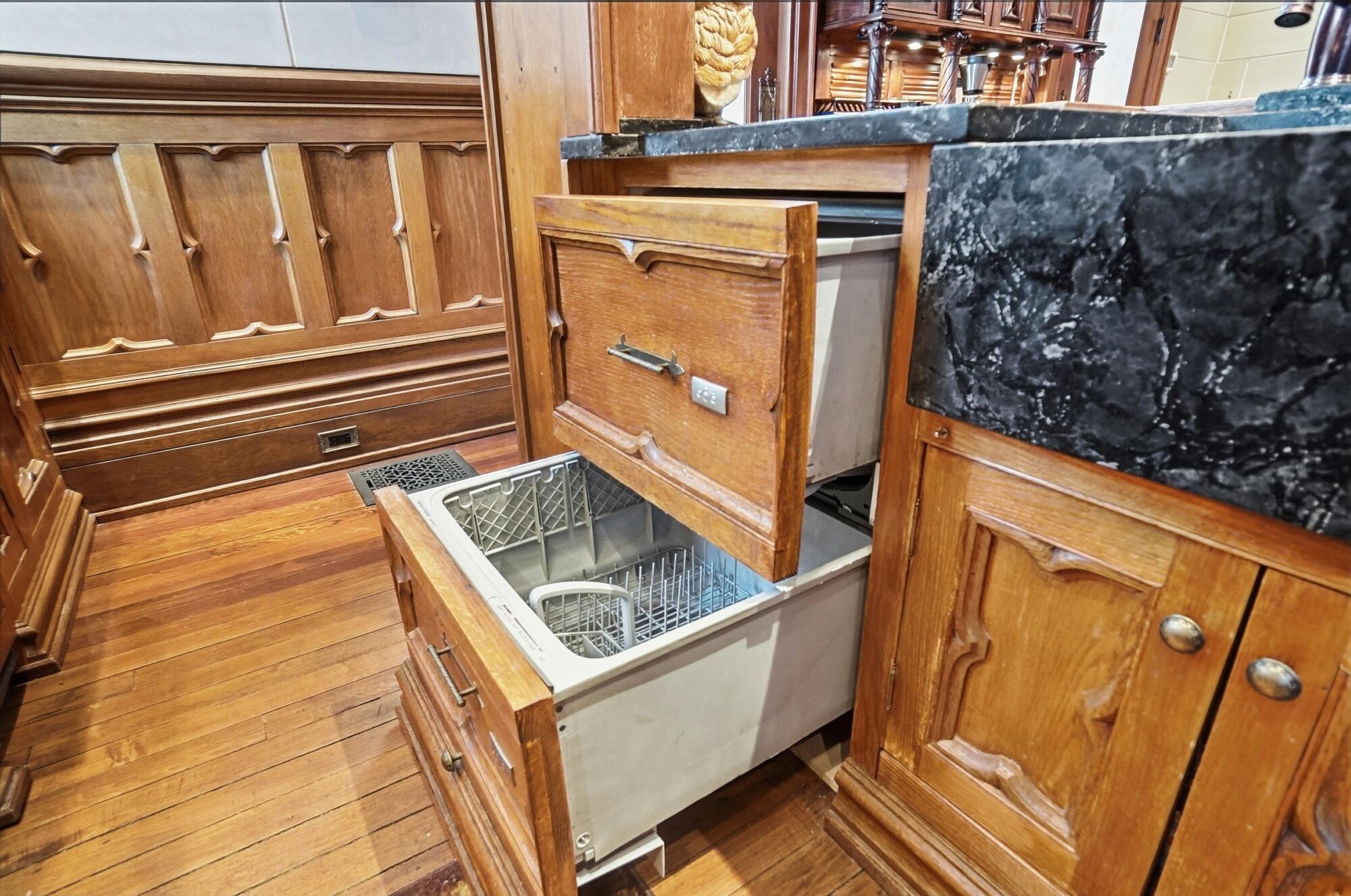 875 East Broad Street Columbus, OH 43205 - Photo 49 of 170 Fisher & Paykel two-drawer dishwasher