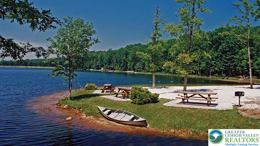 370 Inverness Lane Hazleton, PA 18202 - Photo 6 of 8 a view of a backyard with sitting area