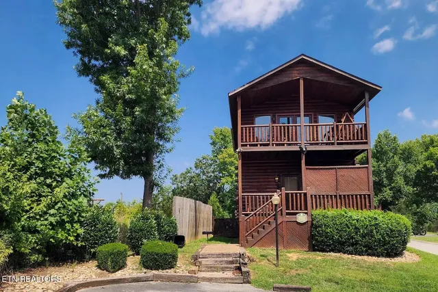 $499,000 | 270 Moose Rdg Way, Pigeon Forge, TN 37863
