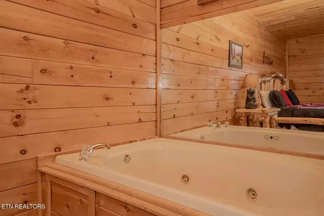 $499,000 | 270 Moose Rdg Way, Pigeon Forge, TN 37863